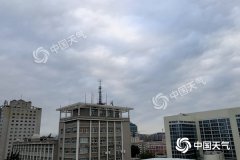 北京高温不断闷热没商量 周日夜间或有雷阵雨