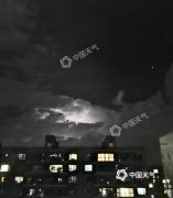 太空视角看闪电“闪爆”北京夜空  为啥光闪电不下雨？
