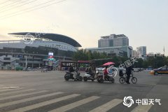 河北天凉好个秋 北部“冷却”达到冰点现霜冻