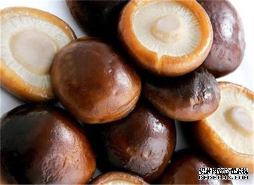 如何快速泡发香菇 干香菇用热水还是冷水泡