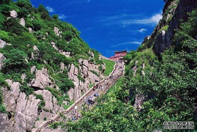 中国著名的十大名山,全爬过就太幸福了,爬过三座才算及格
