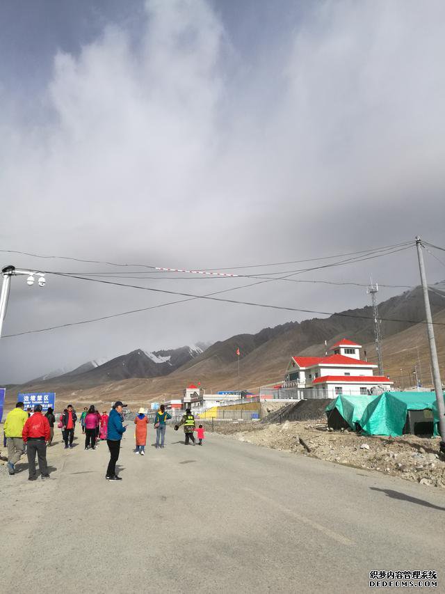 想出去旅游,却约不到伴,不妨试试这个办法