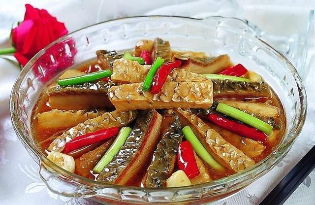 美食推荐：红烧咸鱼藕丁，芙蓉三鲜，爆炒酸辣小肠，蒜蓉炒鲜贝