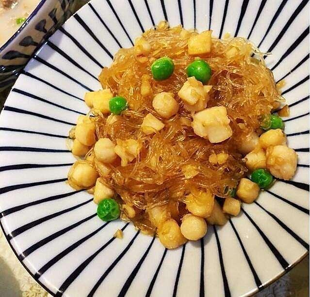 美食推荐：红烧咸鱼藕丁，芙蓉三鲜，爆炒酸辣小肠，蒜蓉炒鲜贝