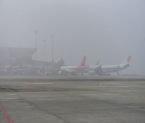 今晨成都机场遭遇大雾天