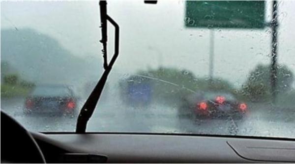 温馨提醒：下雨天开车的7个注意事项，看一遍就能学会，终身受用
