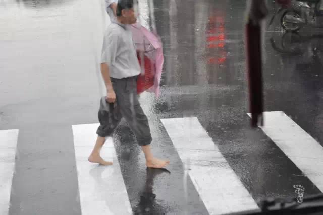 雷雨天安全小常识