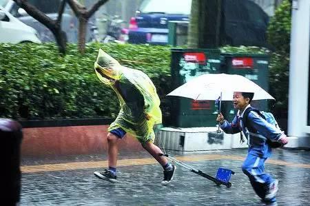 雷雨天安全小常识