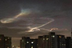 北京天空现神秘光线 气象