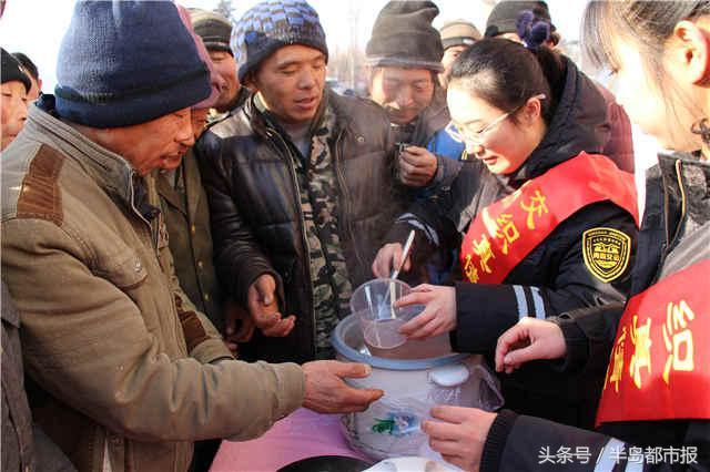 腊八天气冷，热粥暖岛城