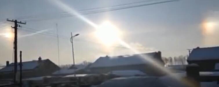 吉林天空三个太阳是怎么回事 天空出现三个太阳的原因