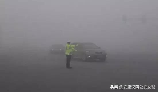 【出行安全提示】雨雪天气来袭，汉阴公安交警提示注意出行安全！