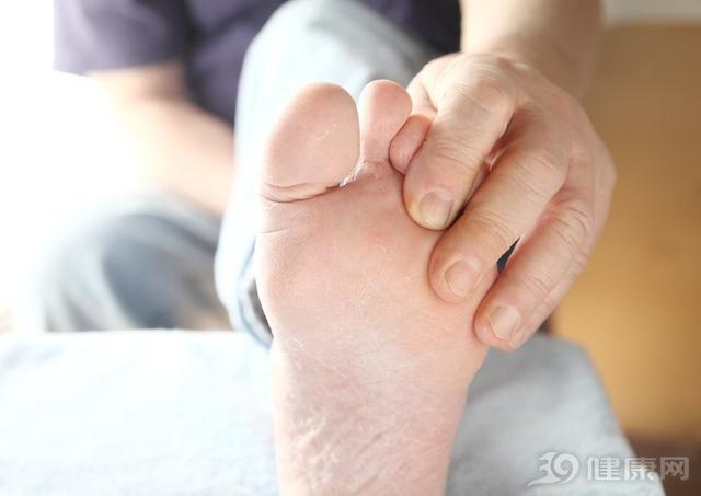 随时随地养生，脚上有5个穴位可多按摩，不妨了解