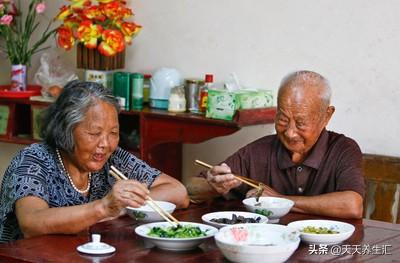 养成这5个生活好习惯,长寿向你靠近,85岁以上老人基本都有