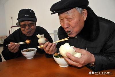 养成这5个生活好习惯,长寿向你靠近,85岁以上老人基本都有