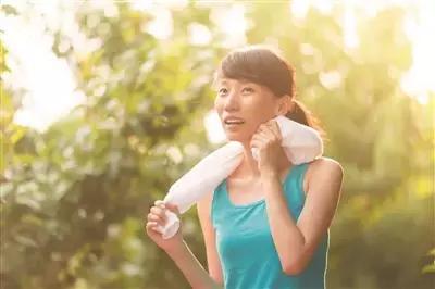 夏天,适当多出汗就是最好的养生