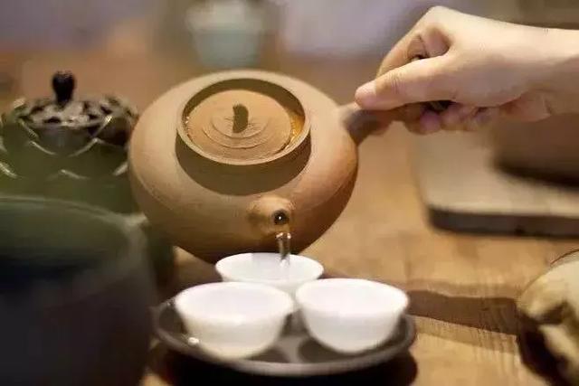 夏季养生三件大事:早养胃,午养心,晚养百脉