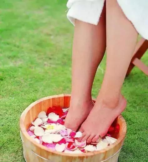 夏季养生三件大事:早养胃,午养心,晚养百脉