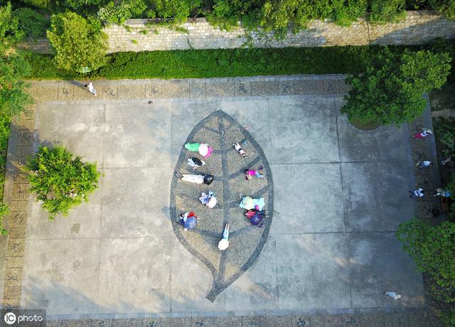 夏天湿气重的原因是什么？黄帝内经说夏天养生，这7个问题很简单