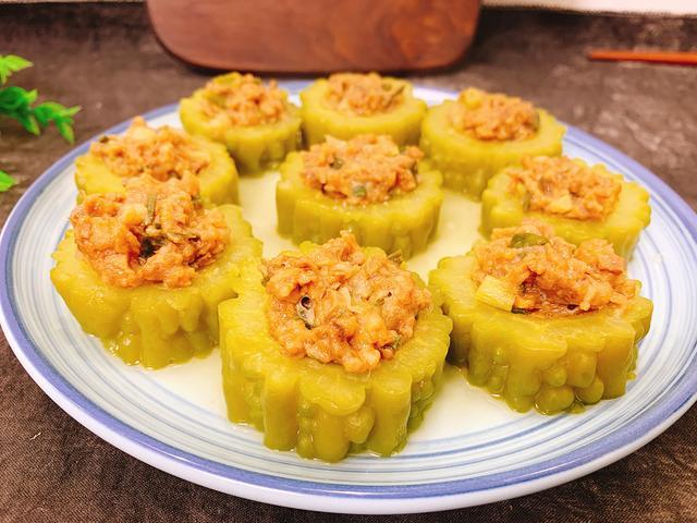 夏季养生多吃点“苦”,常吃这道菜,清心明目,肌肤光滑细腻