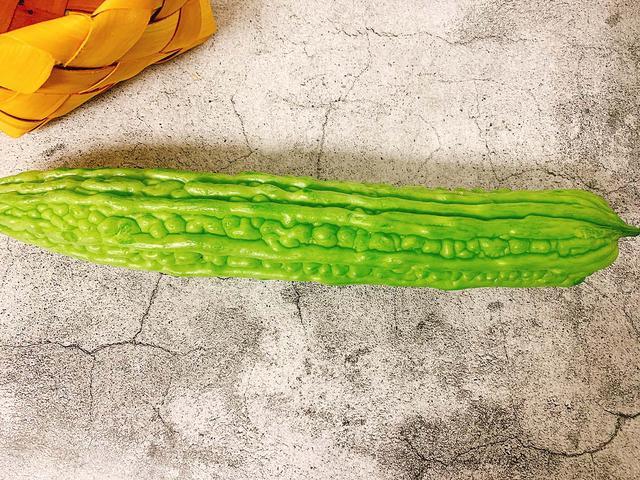 夏季养生多吃点“苦”,常吃这道菜,清心明目,肌肤光滑细腻