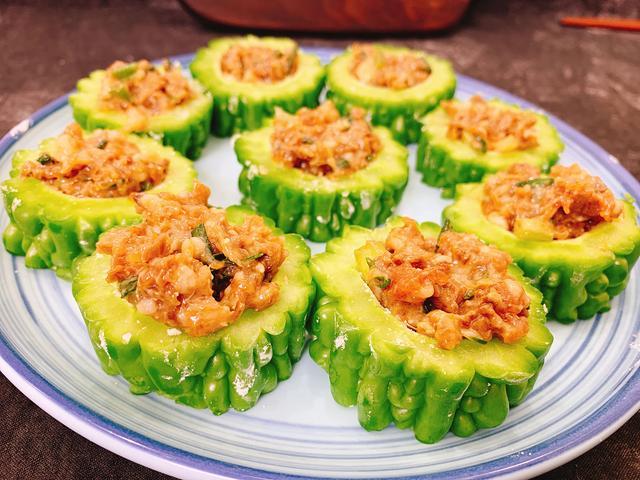 夏季养生多吃点“苦”,常吃这道菜,清心明目,肌肤光滑细腻