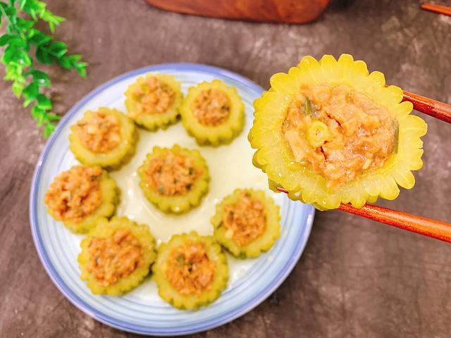 夏季养生多吃点“苦”,常吃这道菜,清心明目,肌肤光滑细腻