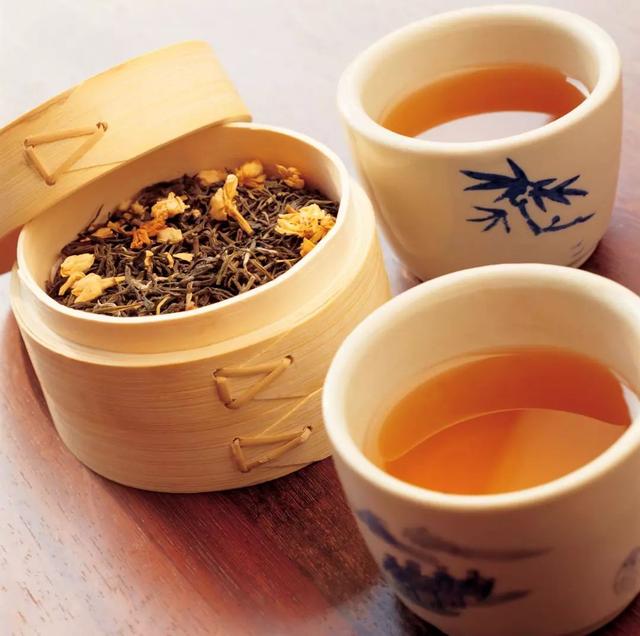 保温杯里加茶叶,养生不成还伤身!这些误区要知道!