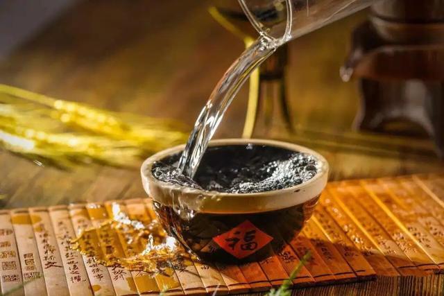 每天适量饮酒,对身体健康有好处?看看养生专家是怎么说的