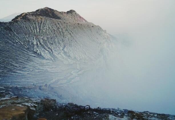 为什么新西兰火山分布众多 新西兰多火山的主要原因