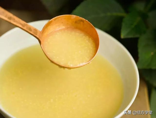 小米粥,需要熬不出米油才养生,你知道如何熬小米粥吗?
