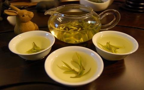 秋季养生喝三种茶,润肺抗癌、降肝火,有很好的保健作用
