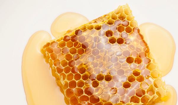 想用蜂蜜美白肌肤?这六个蜂蜜用法建议收藏!快来看看
