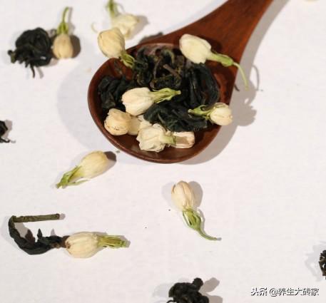 胃不好,少碰三物,多饮四水,坚持五件事,胃会一点点慢慢变好!