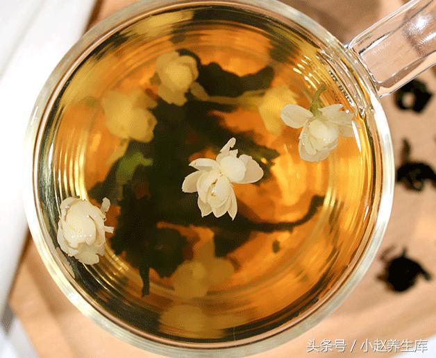 胃癌多半是“吃”出来的?医生说:胃不好的人,少碰这5种食物!