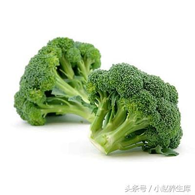 胃癌多半是“吃”出来的?医生说:胃不好的人,少碰这5种食物!