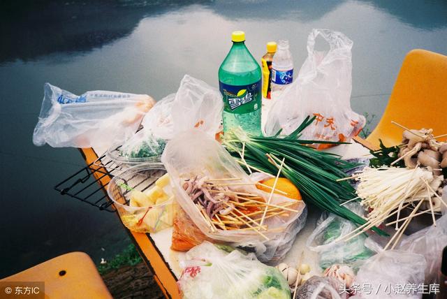 胃癌多半是“吃”出来的?医生说:胃不好的人,少碰这5种食物!
