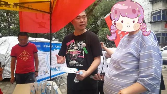 孕妈妈要买无碘盐,盐业工作人员真情劝阻,认真讲解科学补碘方法