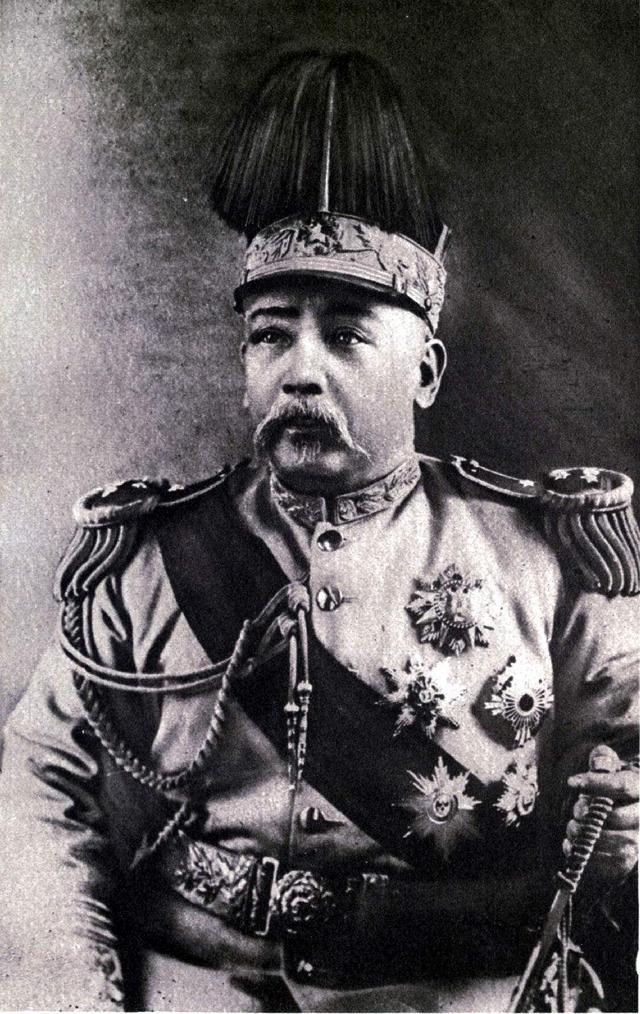 中国近代史最强养生第一人,人参鹿茸天天咬着吃