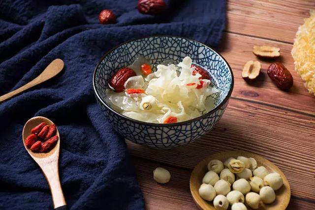 万朋养生:秋冬养生,这几种防燥食物不能少!