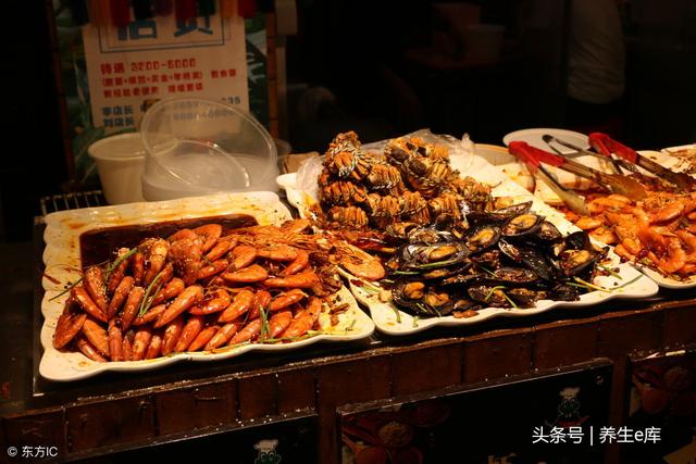 肝不好,身体1处变白、2处变黄、3处变黑,提醒你该去检查一下