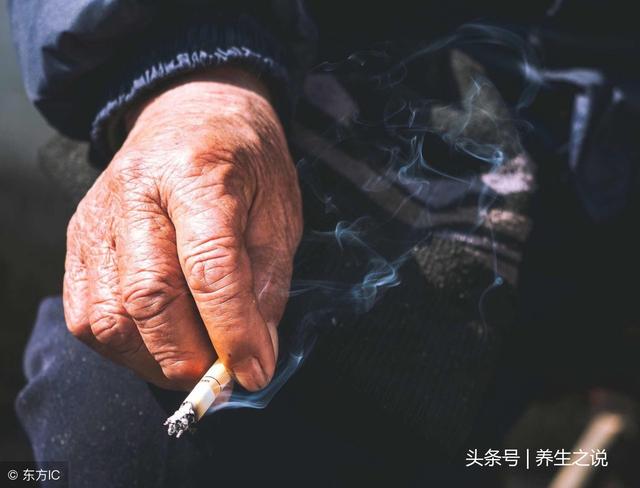 一旦腿部出现4种表现,可能是血管“堵”了,这3类人最好去查一下