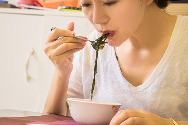 吃得多会缩短寿命?控制饮食是不是真能延缓衰老?
