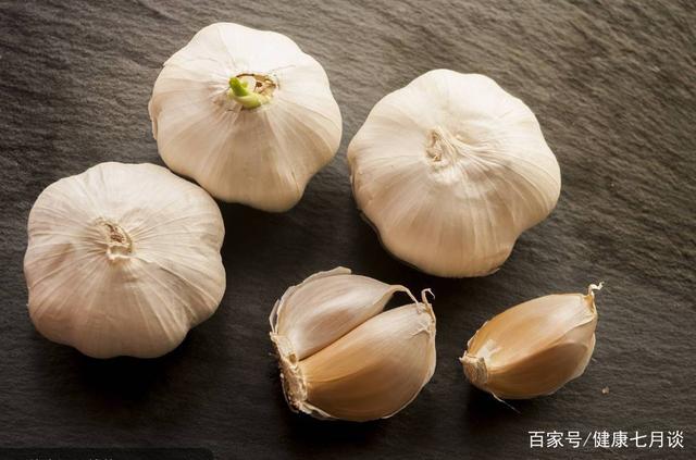 大蒜保健养生人人知,多花15分钟,保留最多大蒜素,有利健康!