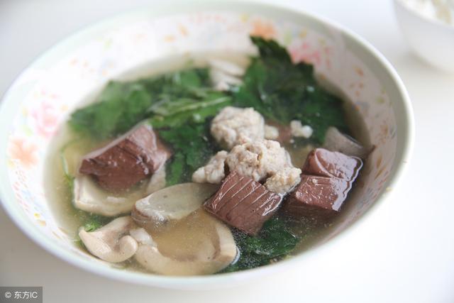 月经7天腹痛、腹胀,多吃3种食物,让“污血”轻松排干净!