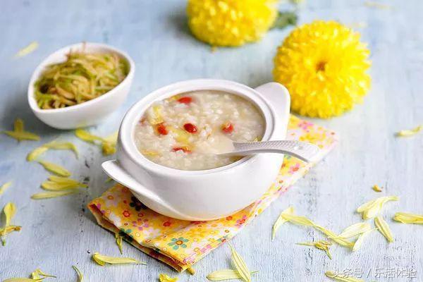 霜降食补养生:防风保暖 慎防秋郁 穴位保健 节气养生