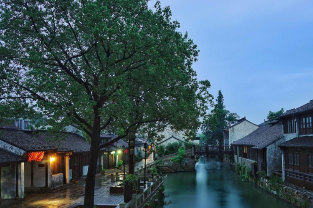 关于梅雨季节的诗句 形容江南梅雨季节景象的诗词