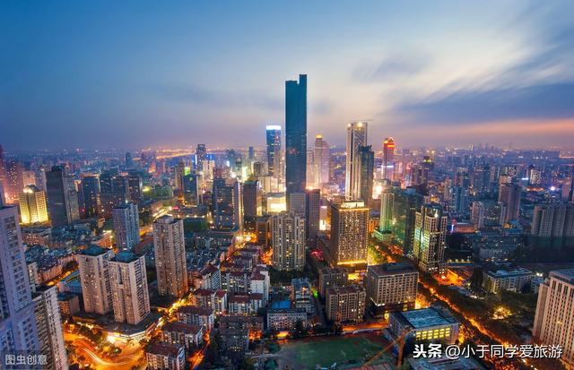 中国最适合穷游的3个城市,美食多物价低,很多景点还不需要门票
