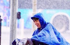 昨天广州天气真“热闹”——雷雨,大风,降温,下冰雹