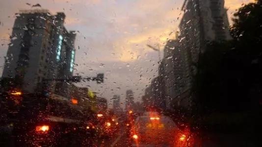 大风、雷雨、冰雹……河北强对流天气轮番上演,该如何防范?
